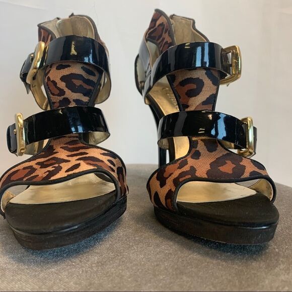 GUESS animal leopard cheetah print black patent strappy high heel sandal Sz 5.5 - Picture 6 of 10